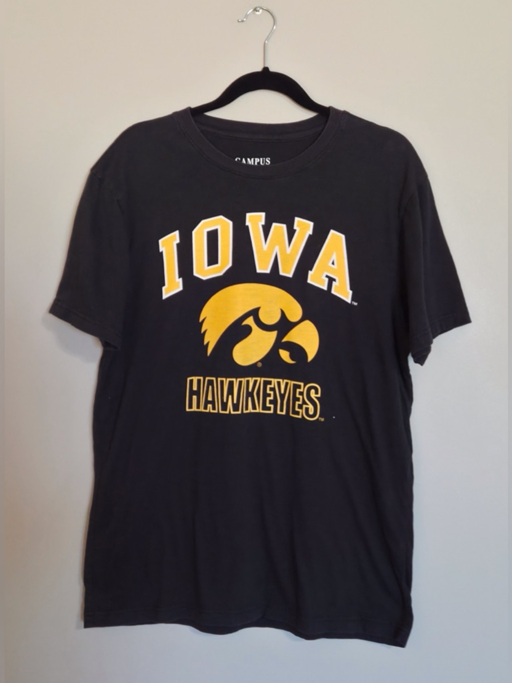 Men’s Large Campus Heritage Black Iowa T Shirt